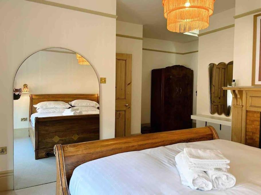 Luxury City Centre Townhouse - Sleeps 6 Честер Экстерьер фото